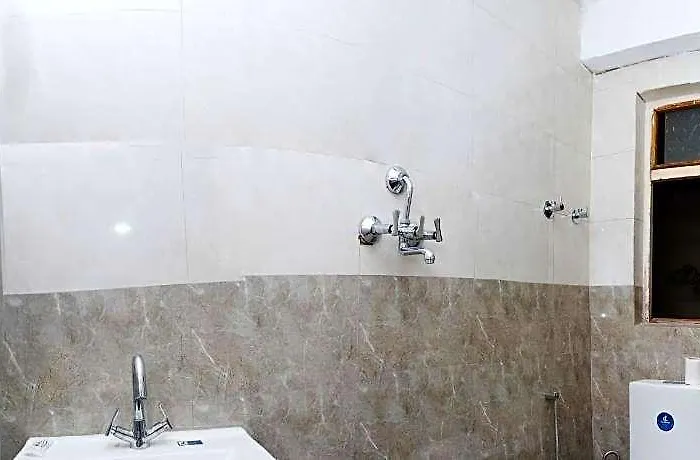 Rightway & Restaurant Hotel 2*