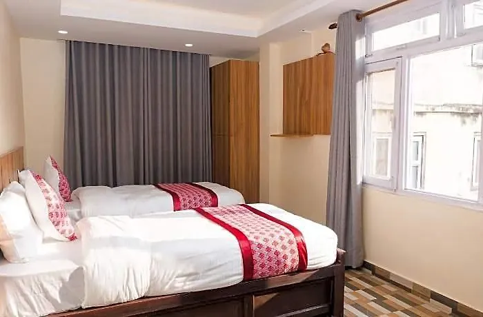 Rightway & Restaurant Hotel 2*