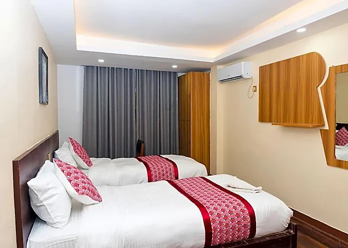 Rightway & Restaurant Hotel 2*